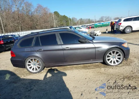 2007 BMW 328Xi z USA, uszkodzony, nr VIN WBAVT73517FV35811